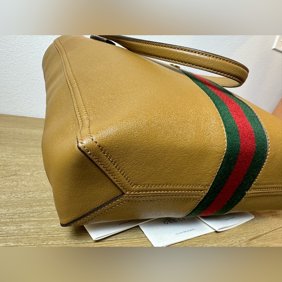 SOLD-GUCCI Dahlia Marmont Sherry line Medium Dahlia tote Beige/Tan - Picture 6 of 16